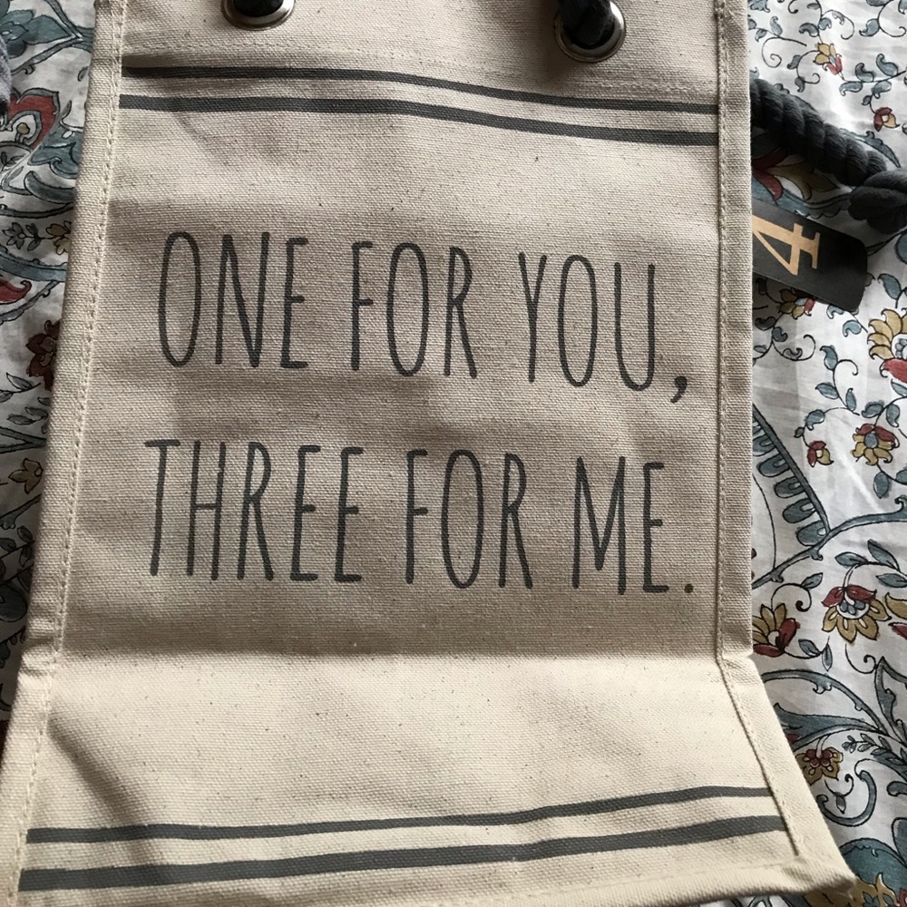 SUPER CUTE Wine bag